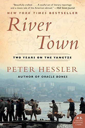 Book Cover River Town: Two Years on the Yangtze (P.S.)