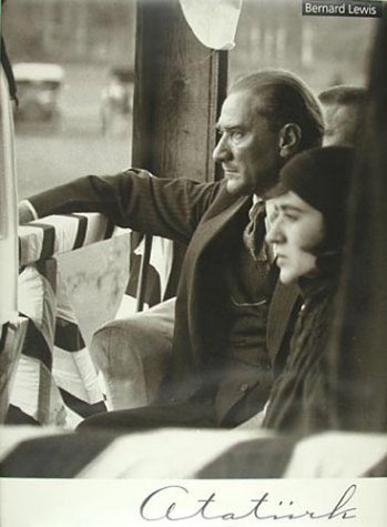 Kemal AtatÃ¼rk : Transforming the Image of a Nation