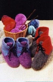 Felt Boot Slippers Knitting Pattern (AC-13)