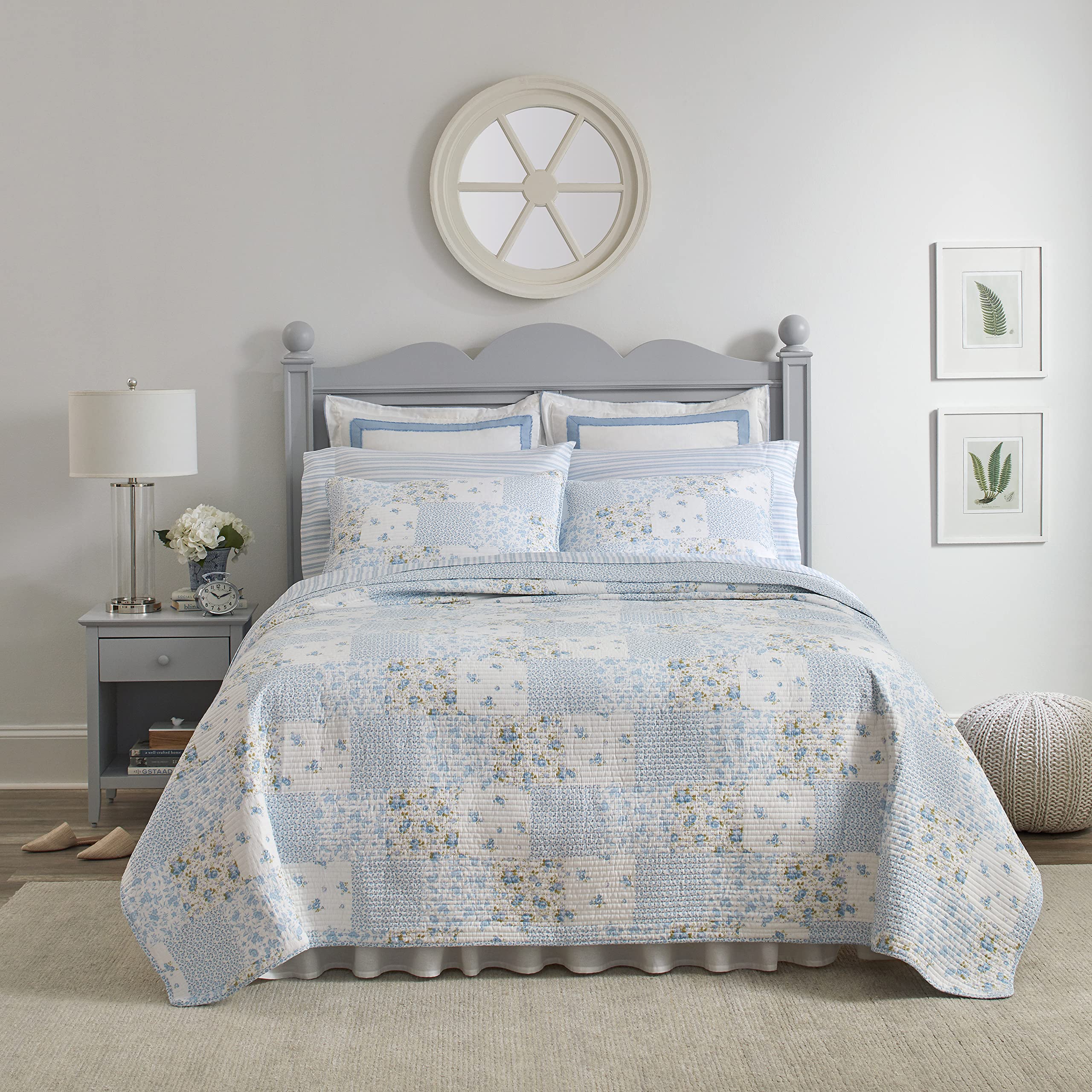 Book Cover Laura Ashley Home - Kenna Collection - Quilt Set - 100% Cotton, Reversible, Lightweight Bedding with Matching Sham(s), Pre-Washed for Added Softness, King, Cornflower, Blue