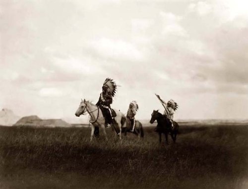 Dakota War Whoop: Or, Indian Massacres and War in Minnesota, of 1862-3 (1864) [Revised Illustrated Edition]