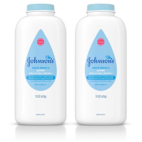 Book Cover Johnson's Baby Powder, Naturally Derived Cornstarch with Aloe & Vitamin E for Delicate Skin, Hypoallergenic and Free of Parabens, Phthalates, and Dyes for Gentle Baby Skin Care, 15 oz (Pack of 2)