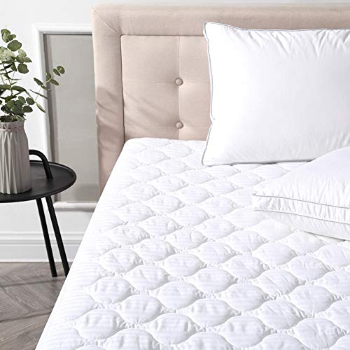 Book Cover Classic Brands Defend-A-Bed Deluxe Quilted Waterproof Mattress Protector, King Size