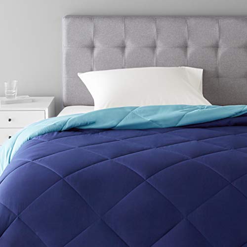 Book Cover Amazon Basics Reversible Microfiber Comforter Blanket - Twin/Twin XL, Navy / Sky Blue