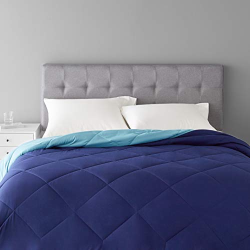 Book Cover Amazon Basics Reversible Microfiber Comforter Blanket - King, Navy / Sky Blue