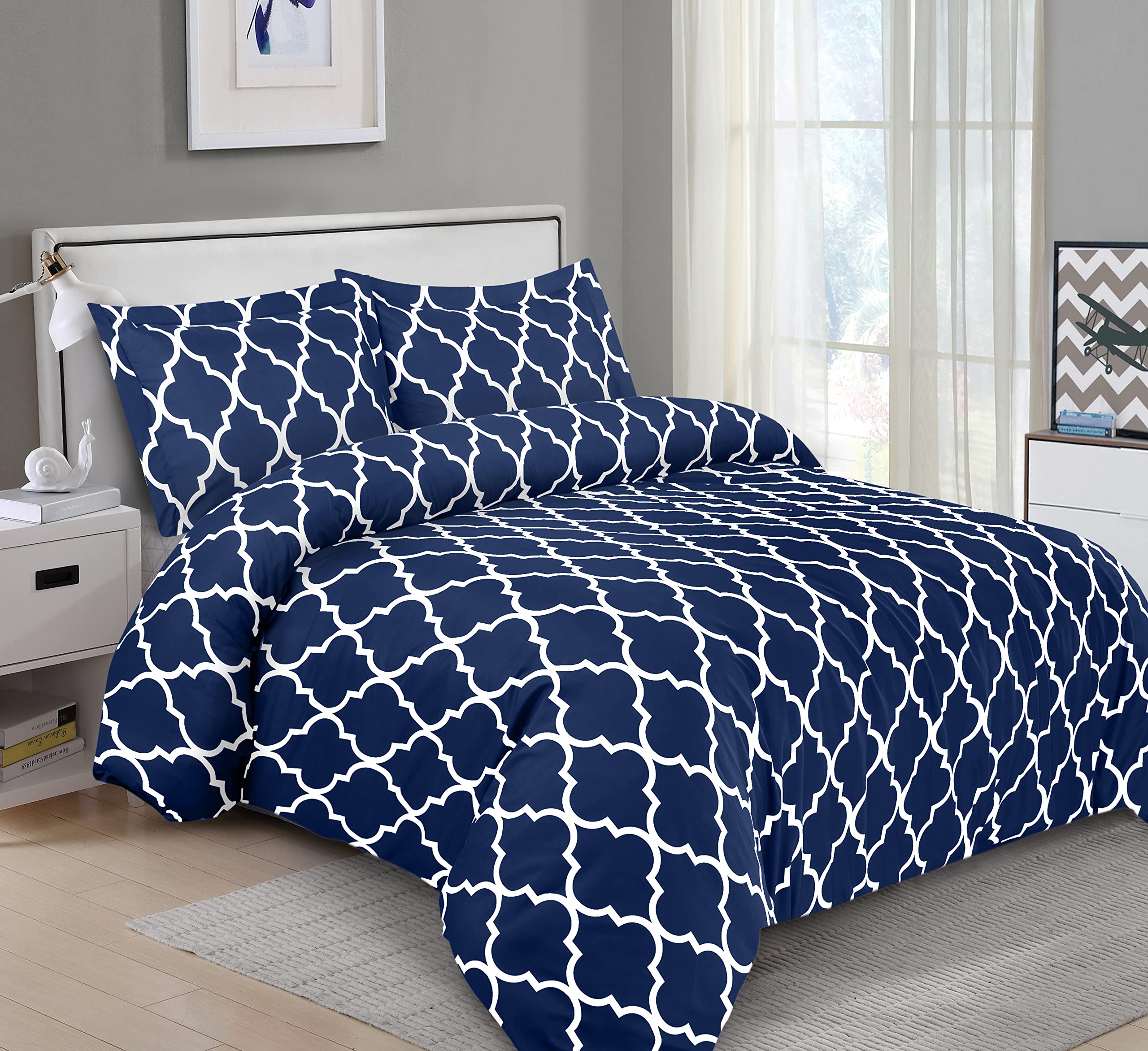 Book Cover Utopia Bedding Duvet Cover Queen Size Set - 1 Duvet Cover with 2 Pillow Shams - 3 Pieces Comforter Cover with Zipper Closure - Ultra Soft Brushed Microfiber, 90 X 90 Inches (Queen, Quatrefoil Navy) Queen Printed Navy