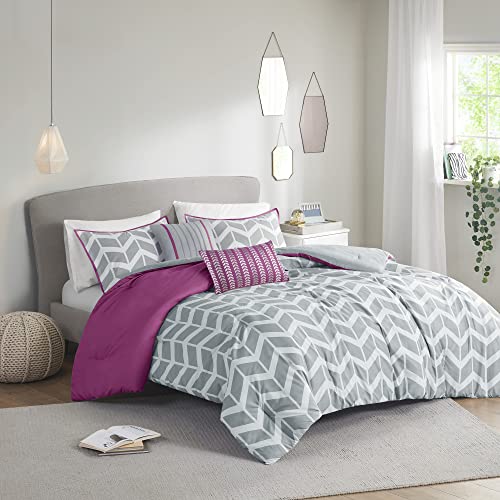 Intelligent Design Cozy Comforter Set Geometric Design Modern All Season Vibrant Color Bedding Set with Matching Sham, Decorative Pillow, Twin/Twin XL, Nadia Purple 4 Piece