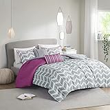 Intelligent Design Cozy Comforter Set Geometric Design Modern All Season Vibrant Color Bedding Set with Matching Sham, Decorative Pillow, Twin/Twin XL, Nadia Purple 4 Piece