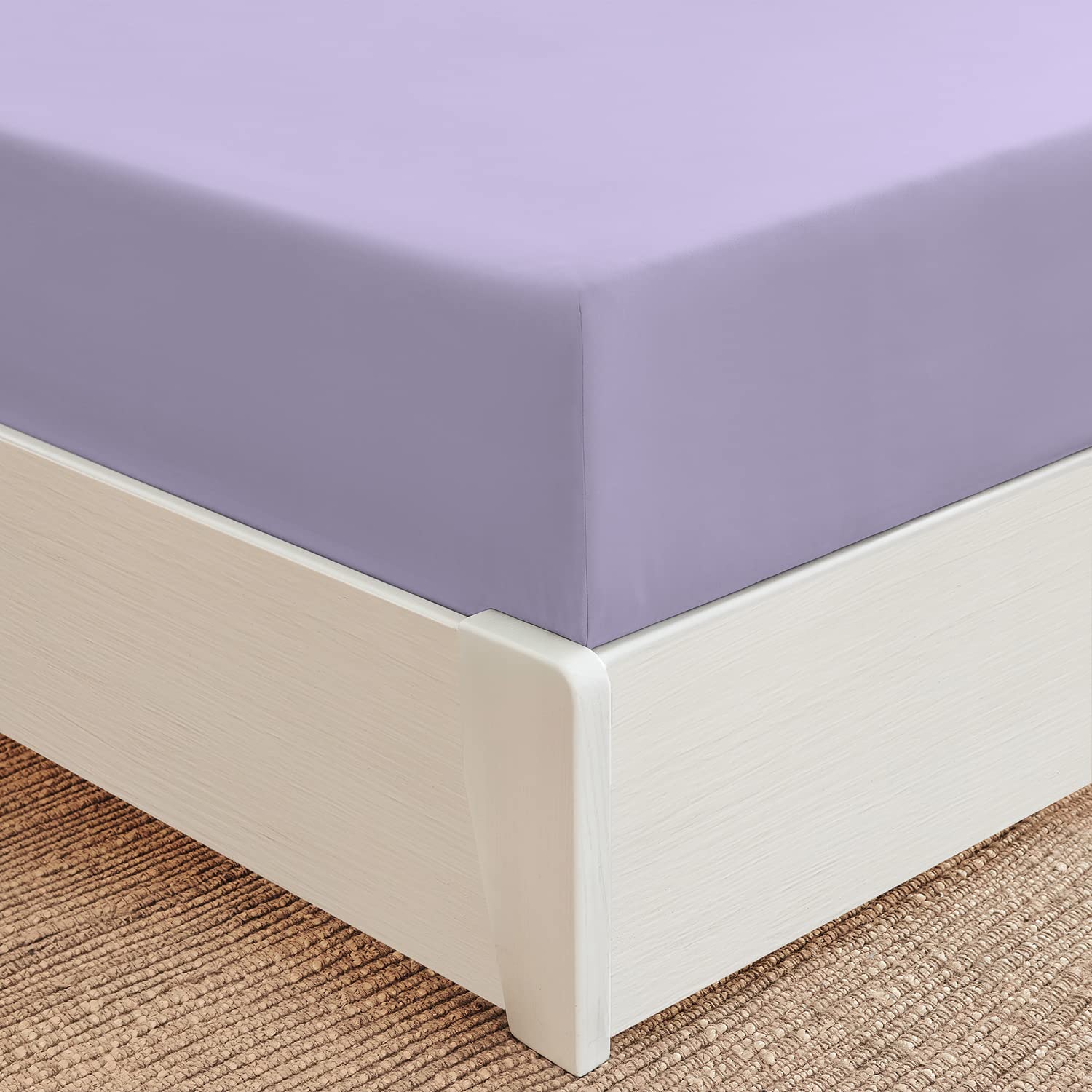 Book Cover Mellanni Queen Fitted Sheet Only - Iconic Collection Bedding Sheets - Soft & Cooling Sheets with up to 16 inch Deep Pocket - All Around Elastic - Wrinkle, Fade, Stain Resistant - 1 PC (Queen, Violet) Queen Violet