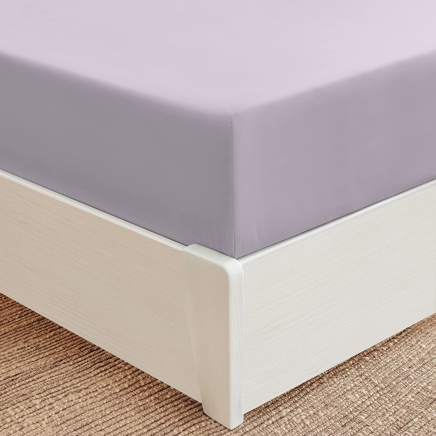 Book Cover Mellanni King Fitted Sheet Only - Iconic Collection Bedding Sheets - Soft & Cooling Sheets with up to 16 inch Deep Pocket - All Around Elastic - Wrinkle, Fade, Stain Resistant - 1 PC (King, Lavender) King Lavender