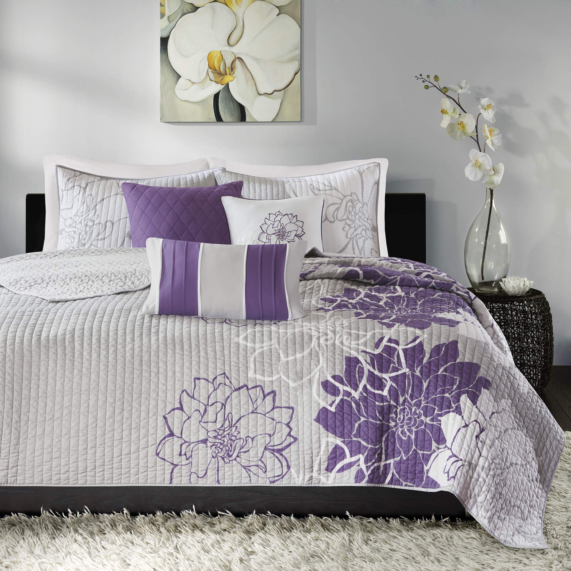 Book Cover Madison Park Lola 100% Cotton Quilt Set-Casual Floral Channel Stitching Design All Season, Lightweight Coverlet Bedspread Bedding, Shams, Decorative Pillows, Full/Queen (90 in x 90 in), Purple 6 Piece Lola Purple Full/Queen(90