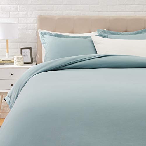 Book Cover AmazonBasics Light-Weight Microfiber Duvet Cover Set with Snap Buttons - King, Spa Blue