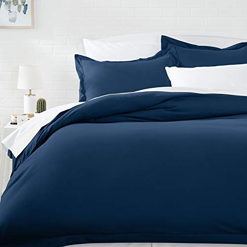 Book Cover AmazonBasics Light-Weight Microfiber Duvet Cover Set with Snap Buttons - Full/Queen, Navy Blue
