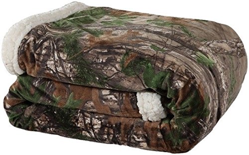 Book Cover Realtree Xtra Green Mink Sherpa Throw Blanket, 50 x 60 Inches, Super Soft Brown and Green Camo Pattern Mink with White Sherpa Trim for Home, Travel, Camping