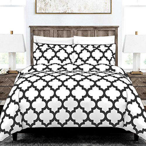 Book Cover Egyptian Luxury Quatrefoil Duvet Cover Set - 3-Piece Ultra Soft Double Brushed Microfiber Printed Cover with Shams -Â Full/Queen - Burgundy/White