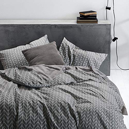 Wake In Cloud - Gray Chevron Duvet Cover Set, 100% Cotton Bedding, Zig Zag Geometric Modern Pattern Printed on Grey, with Zipper Closure (3pcs, King Size)