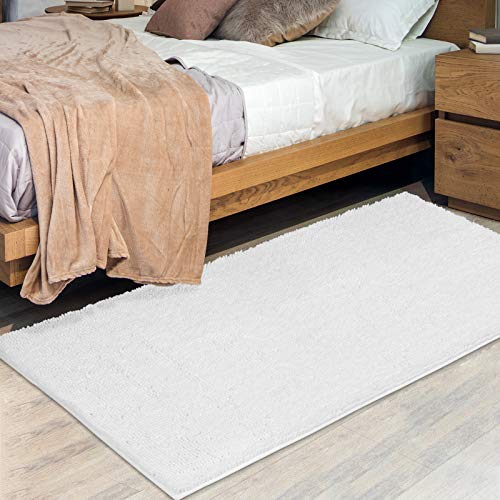 Extra Long Soft Plush Chenille Bathroom Runner Rug, Absorbent Microfiber Bath Mat, Machine Washable, Non-Slip Grip, Shag Carpet Great for Bath, Shower, Bedroom, or Door Mat (White, 31x59)