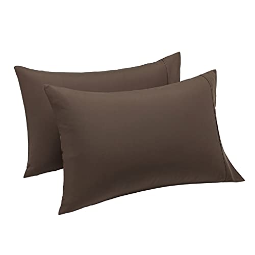 Book Cover Amazon Basics Lightweight Super Soft Easy Care Microfiber Pillowcases - 2-Pack, Standard, Chocolate