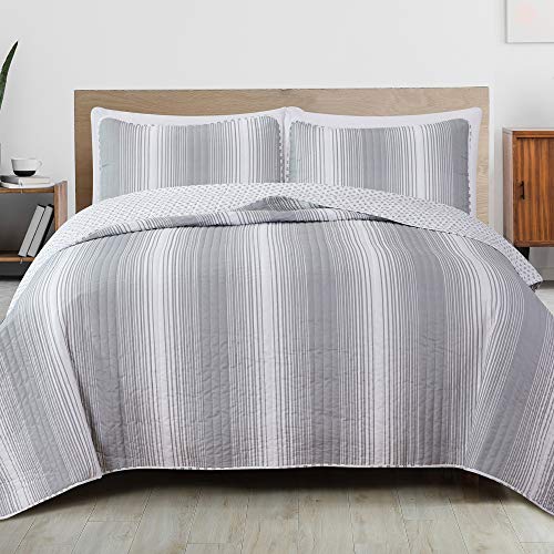 Reversible Paisley Striped Bedspread. King Size Quilt with 2 Shams. 3-Piece Reversible All Season Quilt Set. Grey Quilt Coverlet Bed Set. Kadi Collection.