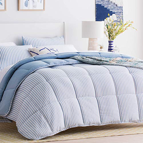 Book Cover Linenspa All-Season Reversible Down Alternative Quilted Comforter - Hypoallergenic - Plush Microfiber Fill - Machine Washable - Duvet Insert or Stand-Alone Comforter - Cloudy Sky Blue - Queen
