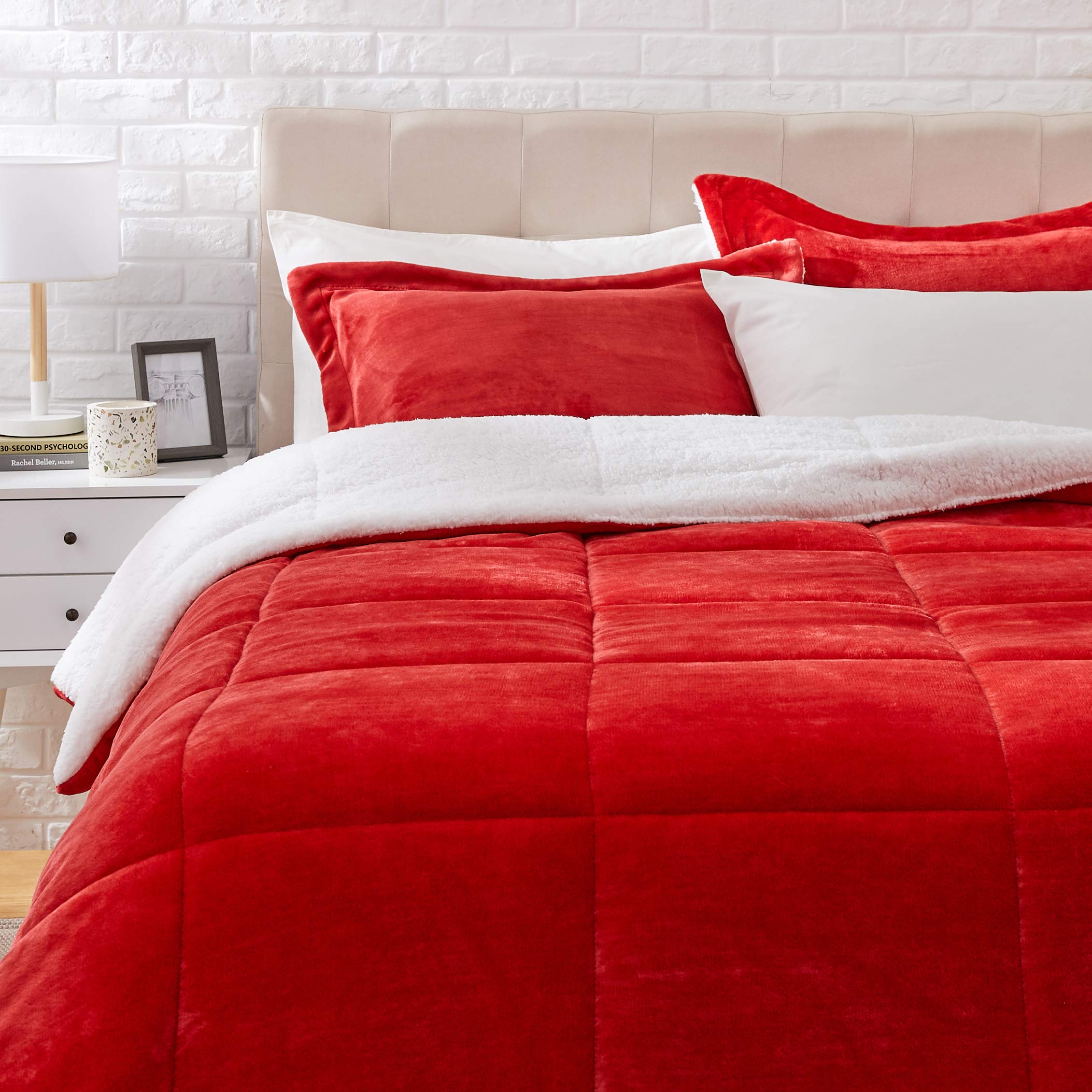 Book Cover Amazon Basics Ultra-Soft Micromink Sherpa 3 Piece Comforter Bed Set, King, Red, Solid Red King