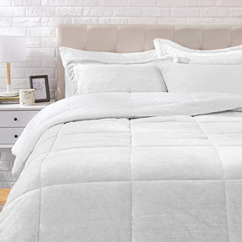 Book Cover Amazon Basics Ultra-Soft Micromink Sherpa Comforter Bed Set - Gray, King