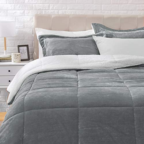 Book Cover Amazon Basics Ultra-Soft Micromink Sherpa Comforter Bed Set - Charcoal, Full/Queen