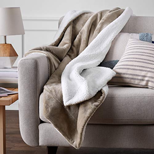 Book Cover Amazon Basics Ultra-Soft Micromink Sherpa Blanket, King, Taupe