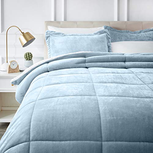 Book Cover AmazonBasics Ultra-Soft Micromink Sherpa Comforter Bed Set - King, Smoke Blue