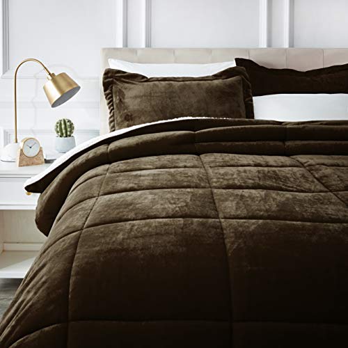 AmazonBasics Ultra-Soft Micromink Sherpa Comforter Bed Set - Full or Queen, Chocolate