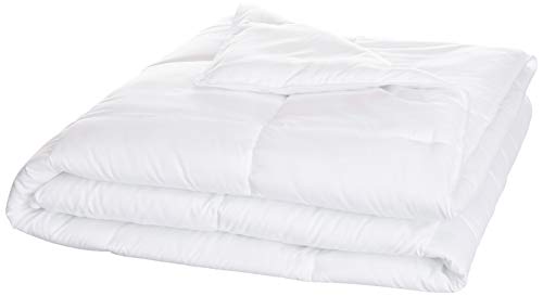 Book Cover AmazonBasics Conscious Series Down-Alternative Comforter with Recycled Poly Fill - King