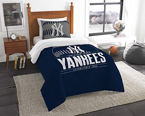 Book Cover Northwest New York Yankees Twin Comforter Set