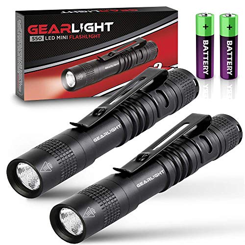 Gearlight Lot de 2 mini lampes de poche LED S50 avec piles – Petite lampe de poche EDC avec clip – Lampe de poche AAA pour inspection, travail, réparation