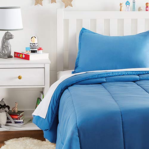 Book Cover Amazon Basics Easy-Wash Microfiber Kid's Comforter and Pillow Sham Set - Twin, Azure Blue