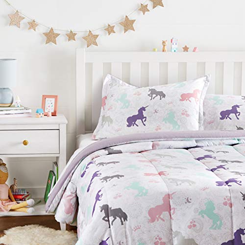 Book Cover Amazon Basics Easy-Wash Microfiber Kid's Comforter and Pillow Sham Set - Full or Queen, Purple Unicorns