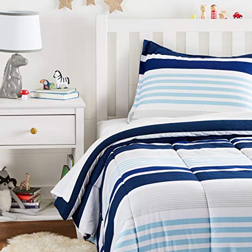 Book Cover Amazon Basics Easy-Wash Microfiber Kid's Comforter and Pillow Sham Set - Twin, Navy Stripes
