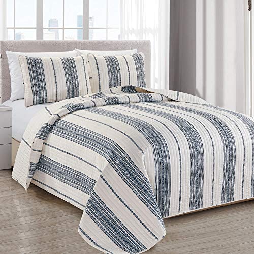 Great Bay Home Modern Bedspread King Size Quilt with 2 Shams. Modern 3-Piece Reversible All Season Quilt Set. Navy and White Quilt Coverlet Bed Set. Wesley Collection.