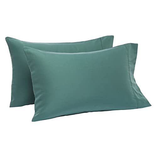 Book Cover Amazon Basics Lightweight Super Soft Easy Care Microfiber Pillowcases - 2-Pack - King, Emerald Green