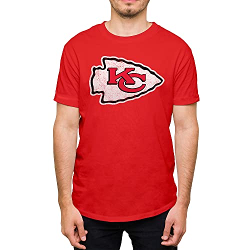 Hybrid Sports NFL - Distressed Team Logo - Officially Licensed Adult Short Sleeve Fan Tee for Men & Women